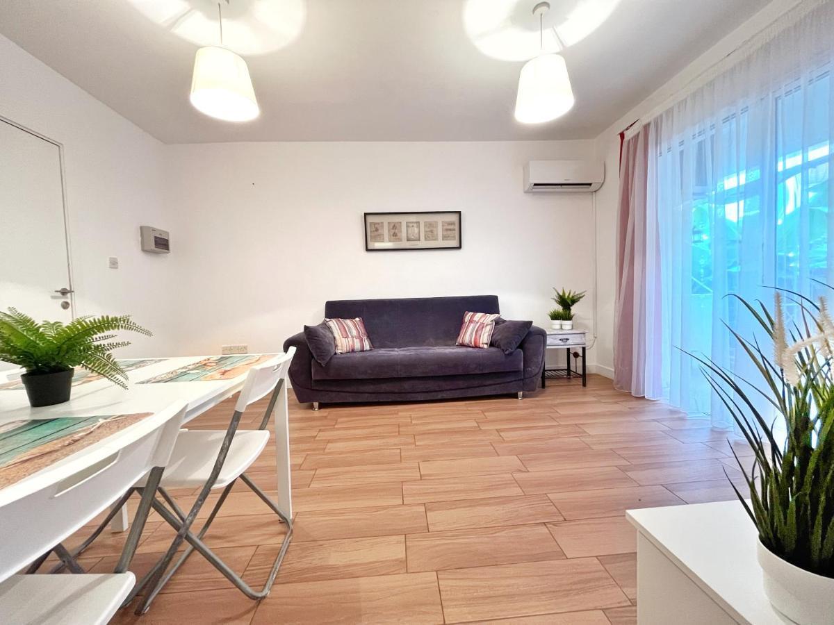 Central 2 Bedroom Apt Terrace And Pool Ayia Napa Exterior photo